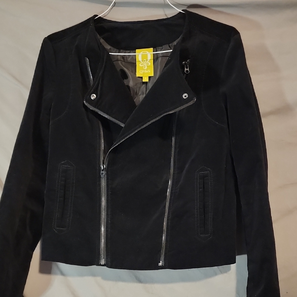 QMack Black Versaitile Jacket for Women